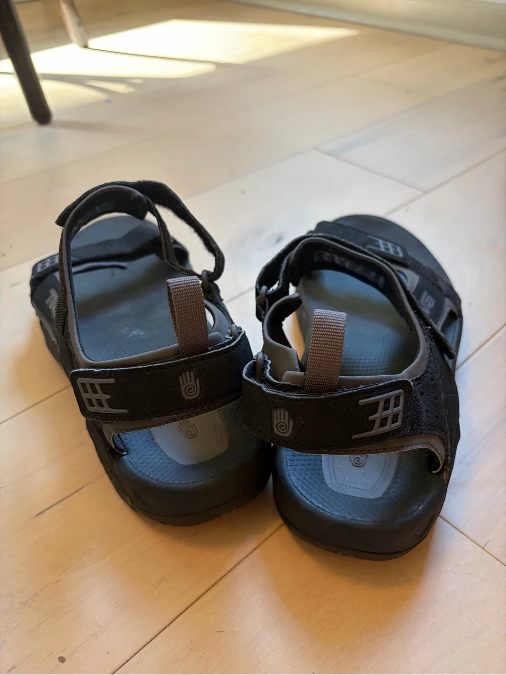Teva Minam Men’s Hiking Sandals Size 10 Black Adjustable Strap Velcro Rubber